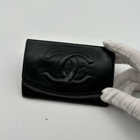 Chanel CC Clasp Wallet - Picture 2 of 10
